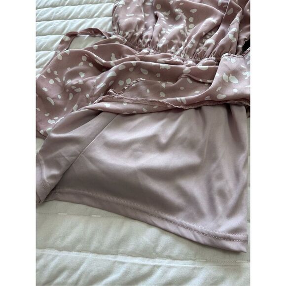 Pretty She + Sky rose and cream romper - Picture 4 of 9